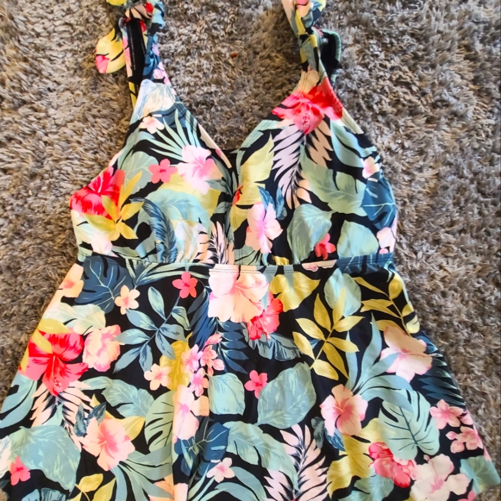 Swim top Kona Sol size 18